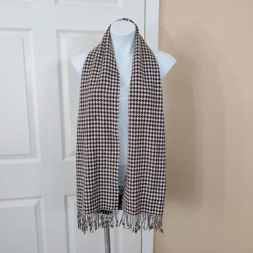 D&Y Softer Than Cashmere houndstooth fringed scarf